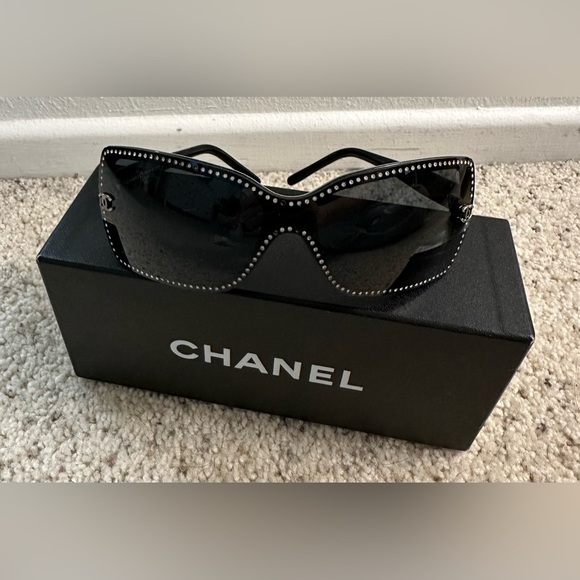 Vintage Womens Chanel Sunglasses - Picture 2 of 13